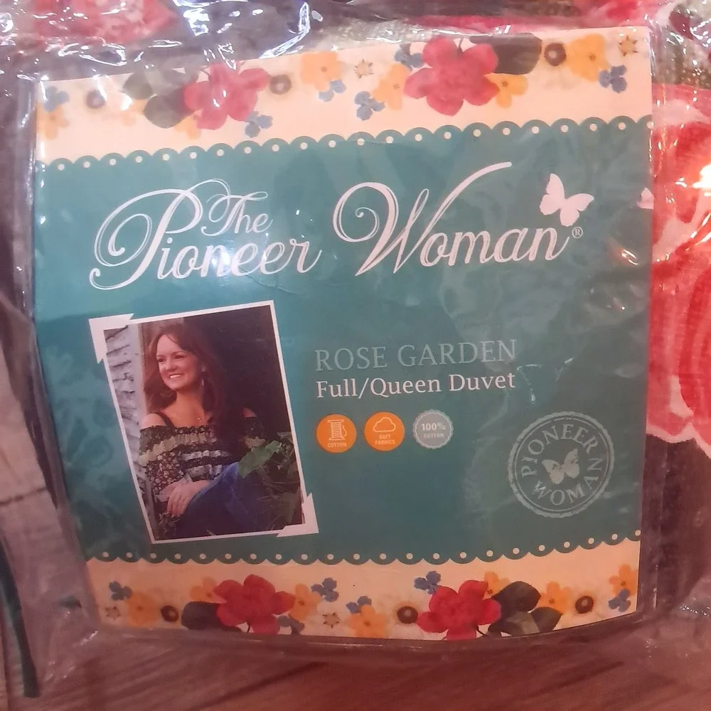 Pioneer Woman Rose Garden Duvet Full/Queen Shams Black Red Floral dark romance